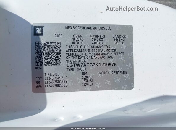 1GTW7AFG7K1210978 2019 GMC SAVANA 2500 White Vista del compartimento del motor