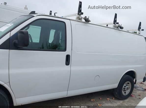 1GTW7AFP5K1303286 2019 GMC SAVANA 2500 White Widok wnętrza 360 stopni