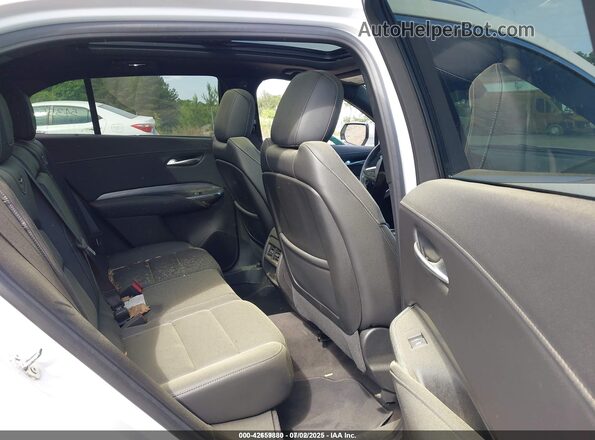 1GYFZDR43RF147835 2024 CADILLAC XT4 White Vista de la etiqueta del VIN