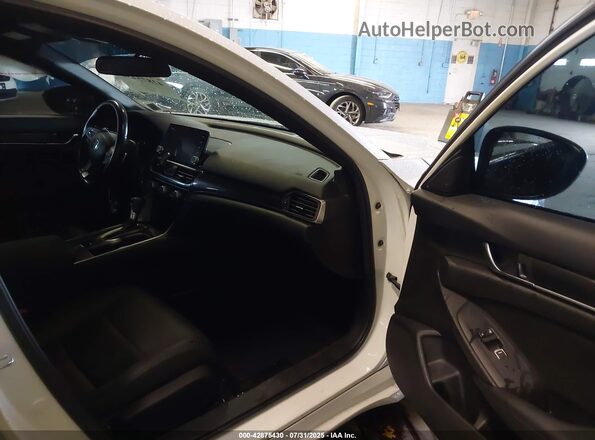 1HGCV1F34MA018637 2021 HONDA ACCORD White Вид салону спереду