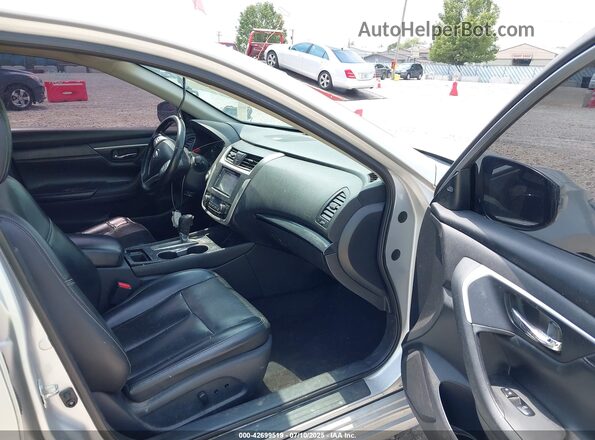 1N4AL3AP3JC198071 2018 NISSAN ALTIMA Серебряный Вид салона спереди