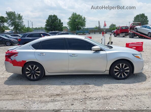 1N4AL3AP3JC198071 2018 NISSAN ALTIMA Серебряный Вид задней части салона