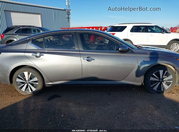 1N4BL4DV2MN335062 2021 NISSAN ALTIMA Gray Widok wnętrza z tyłu
