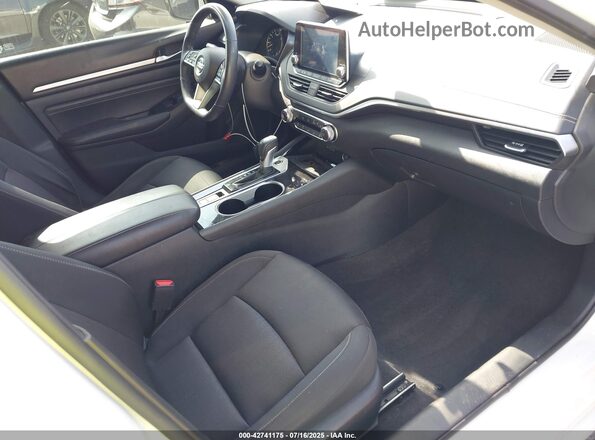 1N4BL4DV5MN385342 2021 NISSAN ALTIMA White Widok wnętrza z przodu