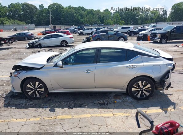 1N4BL4DVXNN320195 2022 NISSAN ALTIMA Серебряный Вид задней части салона