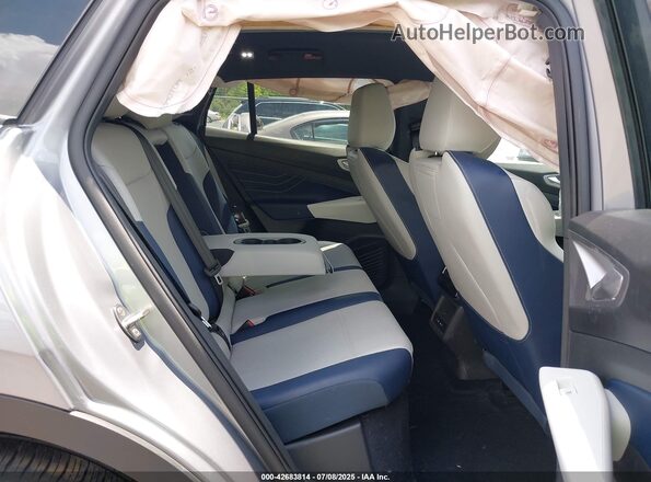 1V2FMPE82PC004306 2023 VOLKSWAGEN ID.4 Серебряный 