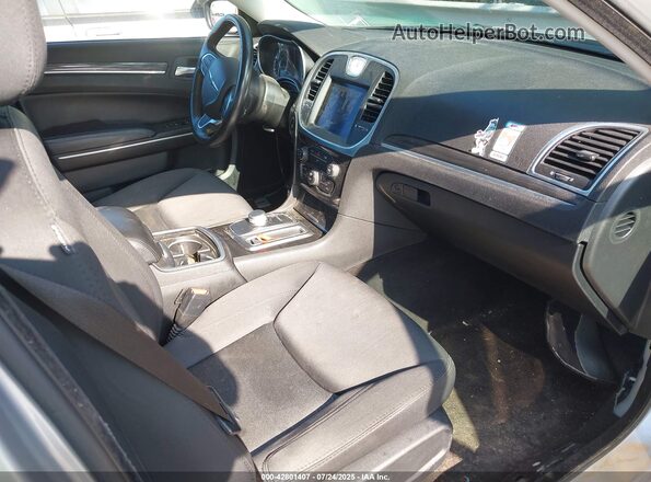 2C3CCAAGXMH563133 2021 CHRYSLER 300 Серебряный Вид салона спереди