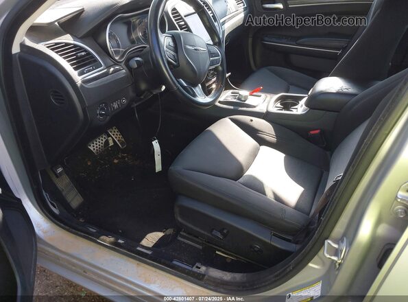 2C3CCAAGXMH563133 2021 CHRYSLER 300 Серебряный Вид спереди