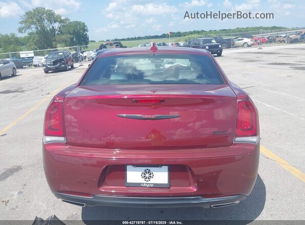 2C3CCABGXPH577391 2023 CHRYSLER 300 Красный 