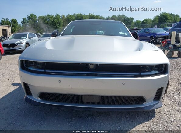 2C3CDBDKXRR205437 2024 DODGE CHARGER Silver Սարքավորումների վահանակի տեսք