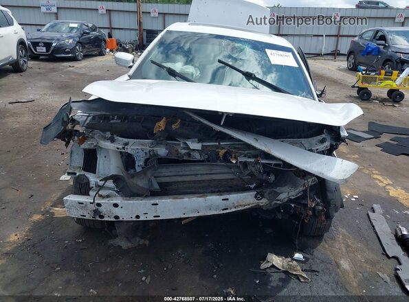 2C3CDXBG9KH695392 2019 DODGE CHARGER White Widok z przodu