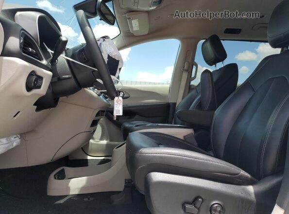2C4RC1BG4RR119994 2024 CHRYSLER PACIFICA White Vista interior delantera