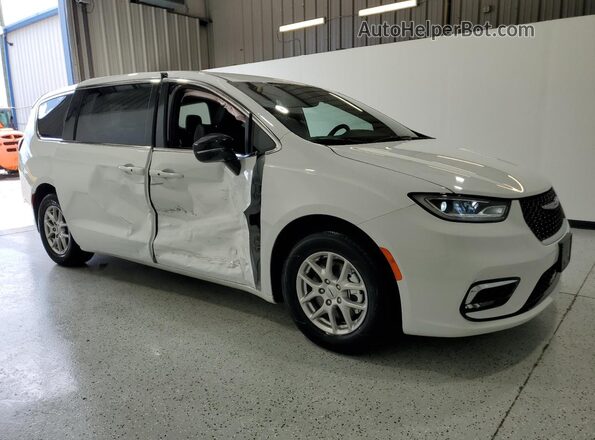 2C4RC1BG6SR512014 2025 CHRYSLER PACIFICA White 360 interior view