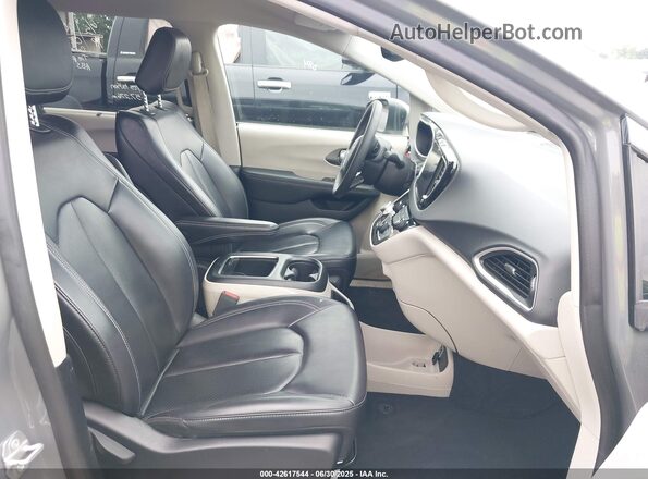 2C4RC1BG9PR549324 2023 CHRYSLER PACIFICA Gray Вид салону спереду