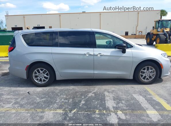 2C4RC1BGXRR123323 2024 CHRYSLER PACIFICA Silver Вид задньої частини салону
