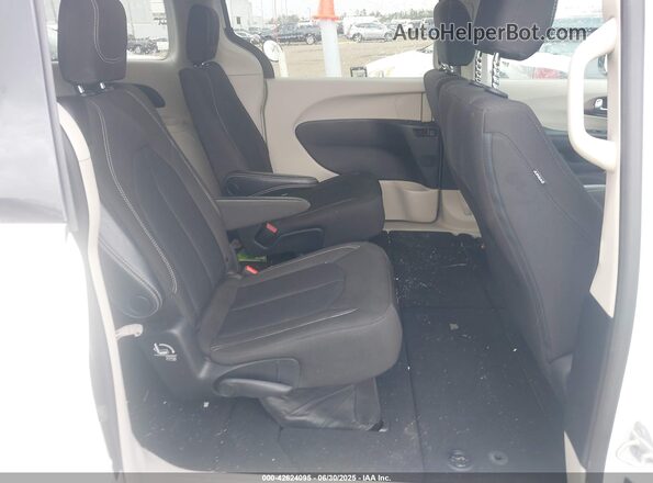 2C4RC1CG3PR525941 2023 CHRYSLER VOYAGER White 