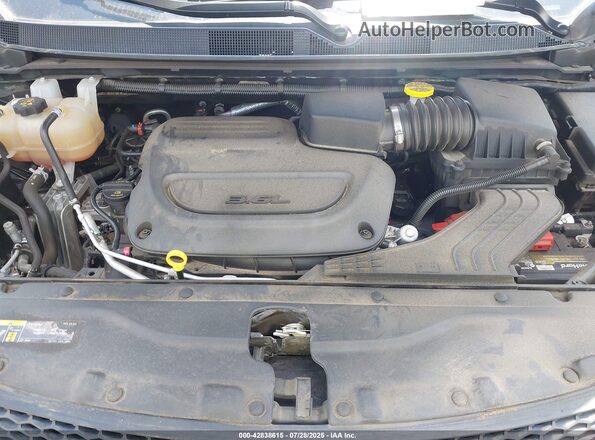 2C4RC1CG4NR166578 2022 CHRYSLER VOYAGER Черный Вид сзади