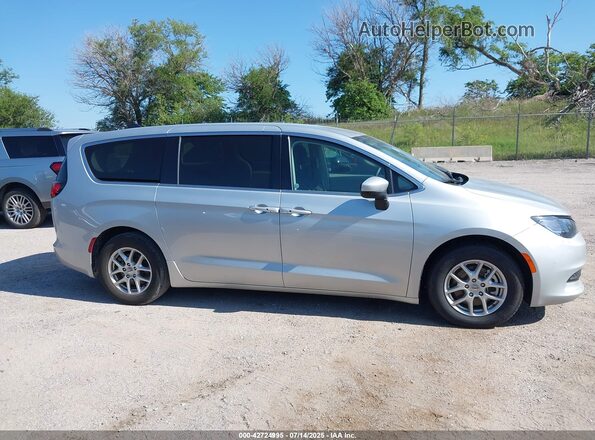 2C4RC1CG6PR596339 2023 CHRYSLER VOYAGER Silver Rear interior view