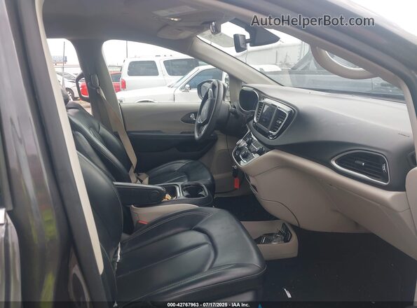 2C4RC1DG1MR506041 2021 CHRYSLER VOYAGER Gray Front interior view
