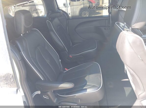 2C4RC1GG8SR513030 2025 CHRYSLER PACIFICA White Вид наклейки з VIN-кодом