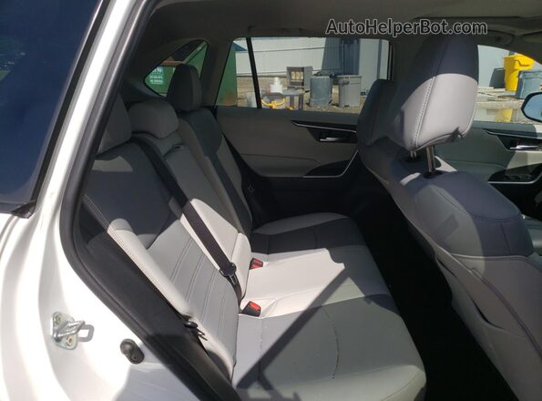 2T3C1RFV9RW341875 2024 TOYOTA LE White Widok wnętrza z tyłu