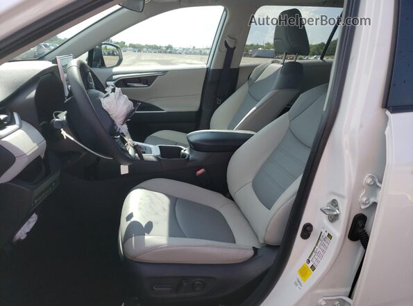 2T3C1RFV9RW341875 2024 TOYOTA LE White Widok wnętrza z przodu