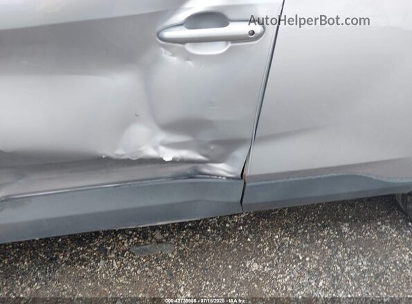 2T3P1RFV1MC211505 2021 TOYOTA LE Серебряный Вид спереди