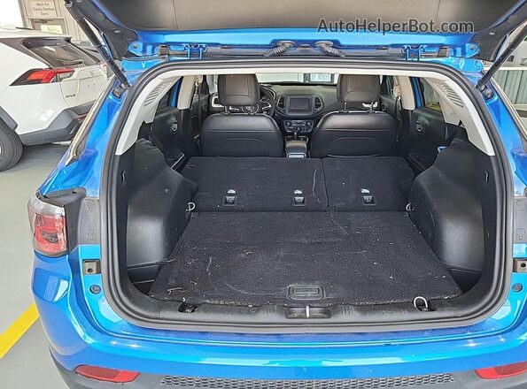 3C4NJDBB0MT594087 2021 JEEP COMPASS  Вид задніх сидінь