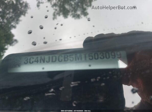 3C4NJDCB5MT503099 2021 JEEP COMPASS Black Widok komory silnika