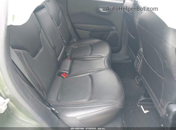 3C4NJDCB8MT506319 2021 JEEP COMPASS Green Vista de la etiqueta del VIN
