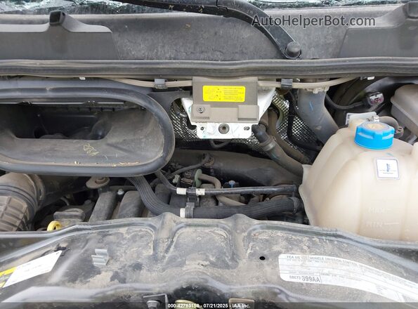 3C6LRVDG1SE519339 2025 RAM PROMASTER 2500 White ძრავის განყოფილების ხედი