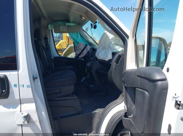 3C6LRVDG3ME548697 2021 RAM PROMASTER 2500 Белый Вид салона спереди
