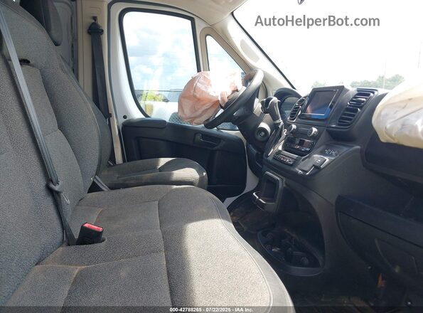 3C6LRVDG7NE103543 2022 RAM PROMASTER 2500 White Front interior view