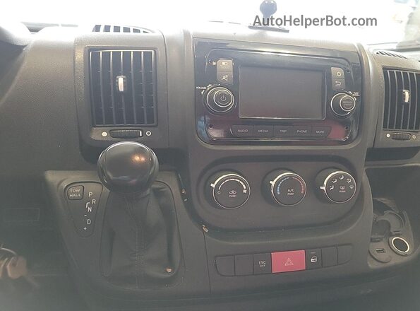 3C6TRVAG8LE145866 2020 RAM PROMASTER 1500  Rear view