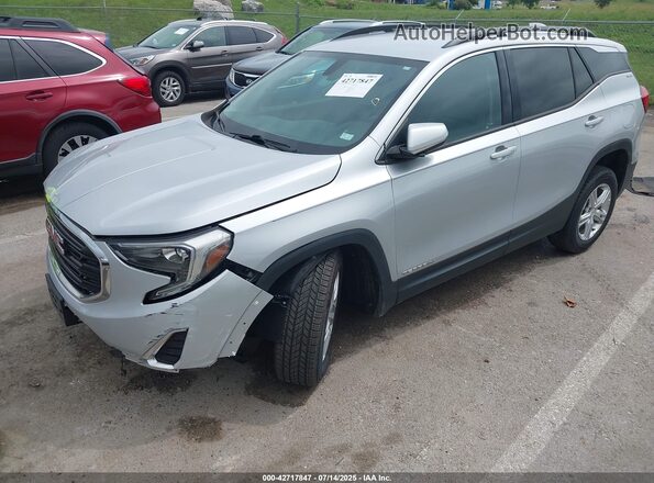 3GKALMEV6JL164482 2018 GMC TERRAIN Серебряный Передняя левая четверть