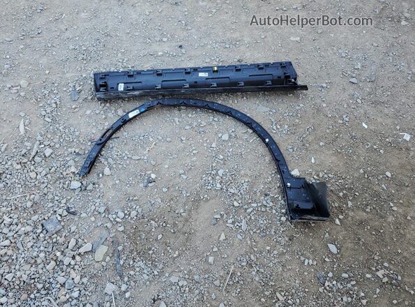3GNKBERS1SS104598 2025 CHEVROLET BLAZER Красный Вид наклейки с VIN-кодом
