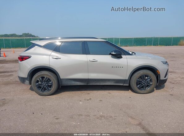 3GNKBHR46MS552048 2021 CHEVROLET BLAZER Silver Սալոնի հետևի տեսք
