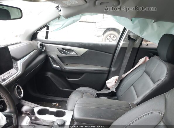 3GNKBJRS2PS178046 2023 CHEVROLET BLAZER Gray Вид салону спереду