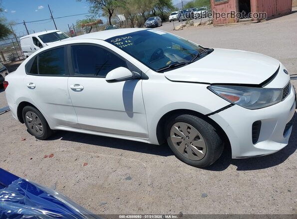3KPA24AB2KE157691 2019 KIA RIO Белый Вид задней части салона