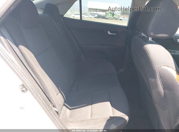 3KPA24AD6ME424299 2021 KIA RIO White VIN კოდის სტიკერის ხედი