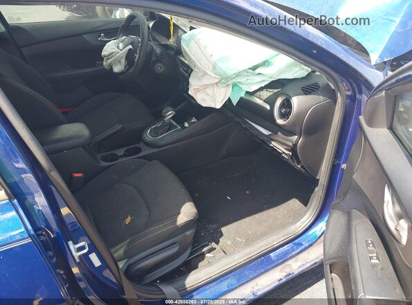 3KPF24AD0KE120887 2019 KIA FORTE Blue Вид салону спереду