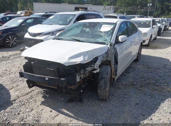 3KPF24AD4ME335837 2021 KIA FORTE White წინა მარცხენა ხედი სამი მეოთხედიდან