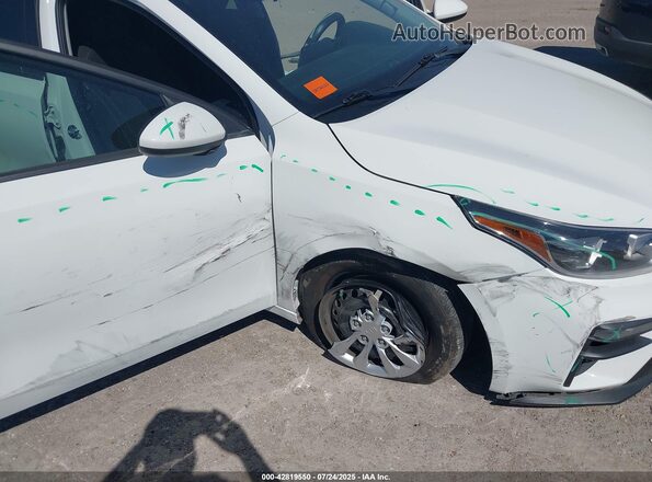 3KPF24AD6ME277214 2021 KIA FORTE White Front view