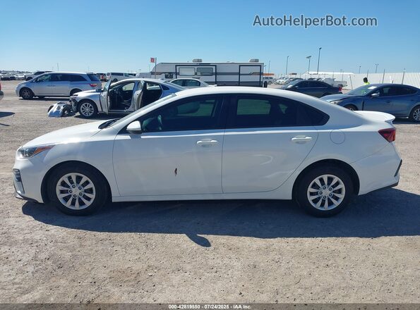 3KPF24AD6ME277214 2021 KIA FORTE White 360 interior view