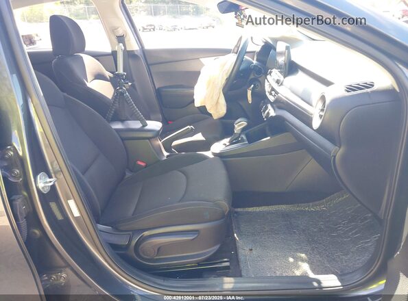 3KPF24ADXME339150 2021 KIA FORTE Gray Front interior view
