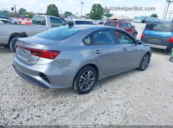 3KPF24ADXRE701985 2024 KIA FORTE Серебряный Задняя правая четверть