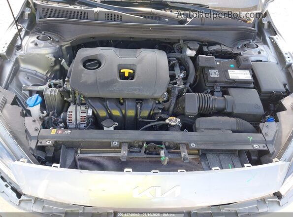 3KPF24ADXRE701985 2024 KIA FORTE Серебряный Вид сзади