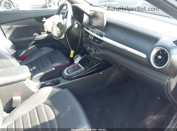 3KPF44AC8ME394892 2021 KIA FORTE Blue Front interior view
