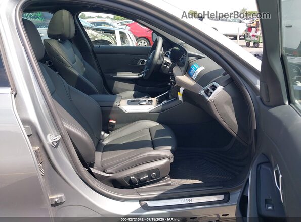 3MW89CW07S8F39092 2025 BMW 3 SERIES Silver Widok wnętrza z przodu