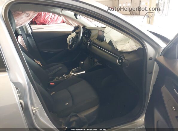3MYDLBYV6HY169771 2017 TOYOTA YARIS IA Silver 